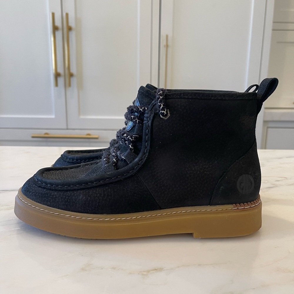 Cole Haan Lace-Up Bootie, "Summit Chukka", Size 7, Waterproof